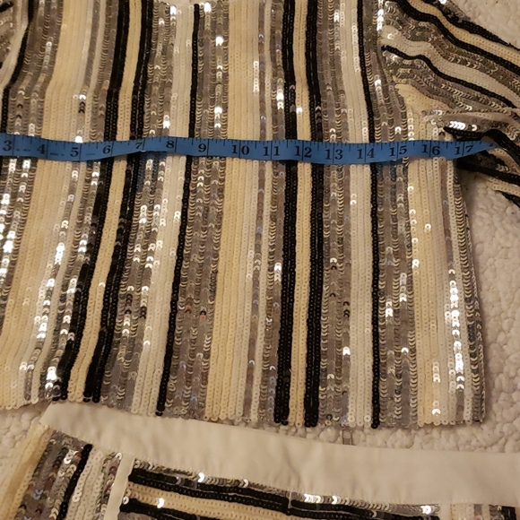 Sale*New endless rose sequin short set small - Picture 8 of 9